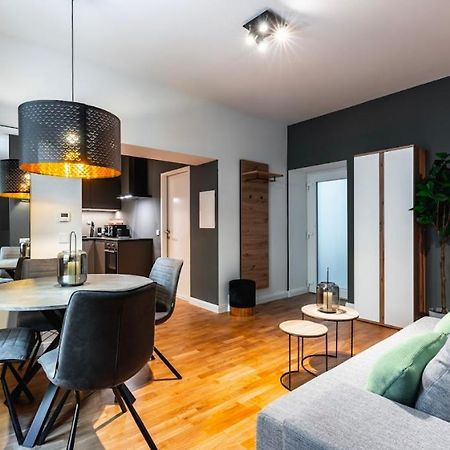 Authentic Apartment Next To Schwedenplatz Viena Exterior foto
