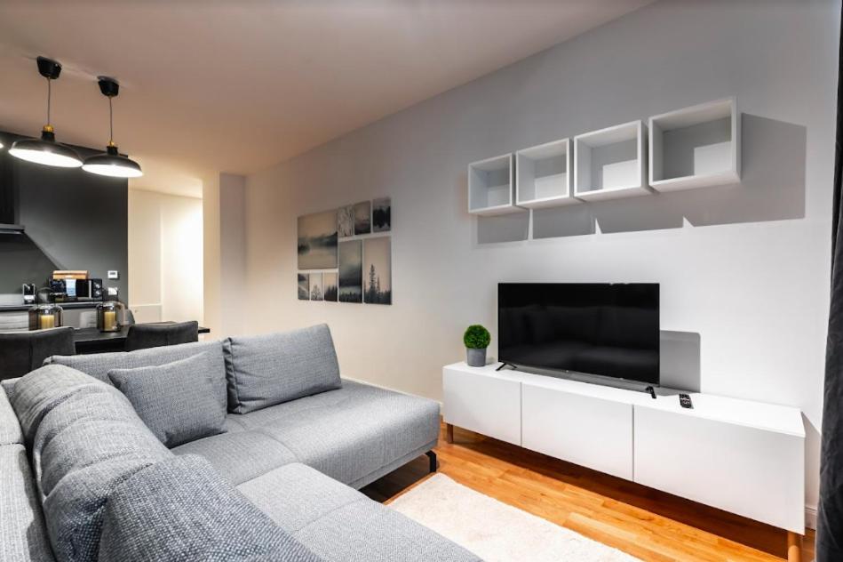 Authentic Apartment Next To Schwedenplatz Viena Exterior foto